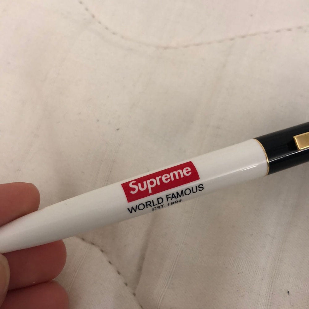 Supreme Pen (Rare!)